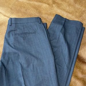 Modern fit size 36,32 perry Ellis dress pants